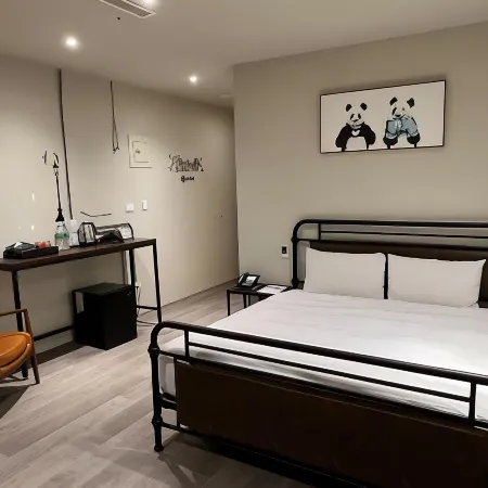 Saint Hostel