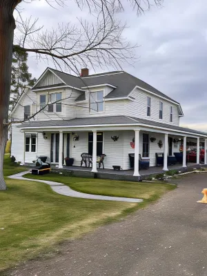 Hudson House Bed and Breakfast Hotel di Wheatland
