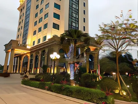 Khách sạn Quỳnh Trang Hưng Yên (former Melia Grand Hotel)