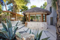 Mako Sea & Suites