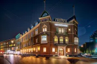 First Hotel Grand Hotels near Hermes (gud for handlende) vandskulptur