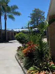 Shady Rest Motel - parking