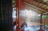 Pan's Farm - balcony
