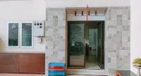 RedDoorz @ Tongas Probolinggo Hotel dekat PASAR NGOPAK DESA ARJOSARI