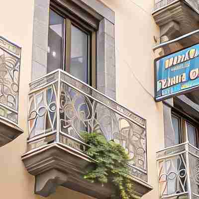 Hôtel le Lion d'Or Hotel Exterior