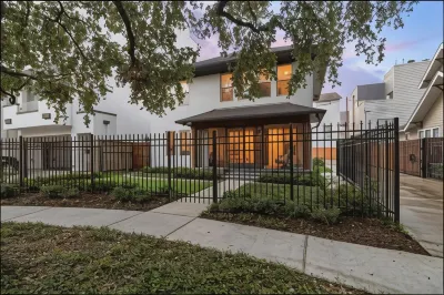 MyCrib Houston Hostel  호텔