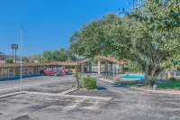Americas Best Value Inn Uvalde - Bãi đậu xe