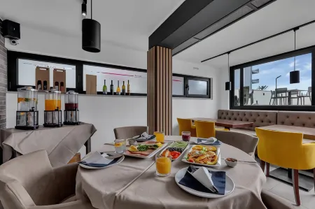 Beach Hotel Božikovina Отели в г. Podstrana