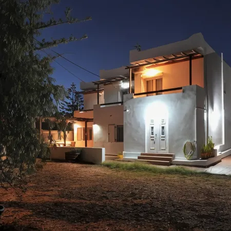 Tsakanos Apartments