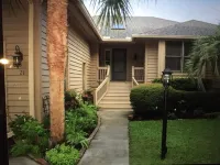 Beautiful Lagoon View! 4 Bikes, Community Pool, Tennis and Pickleball