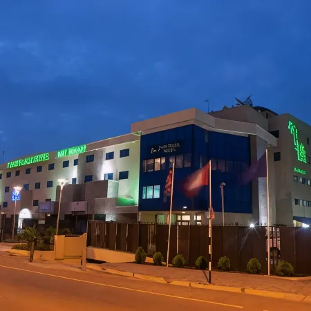 Oak Plaza Hotels East Airport