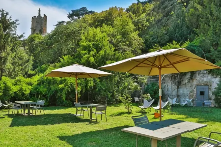 Hôtel de la Villeon Отели рядом с достопримечательностью «Le Jardin d'Eden»