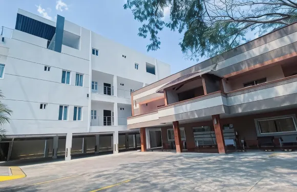 瓜納卡斯特皇家酒店