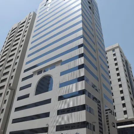 Uptown Hotel Apartments Abu Dhabi by Gewan Отели рядом с достопримечательностью «Торговый центр Liwa Centre»