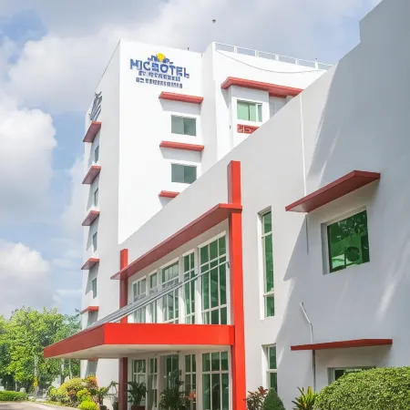 Microtel by Wyndham UP Technohub Отели рядом с достопримечательностью «Национальный парк Кезон-Мемориал-Серкл»