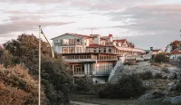 Smögens Hafvsbad Hotels near Nordic Ark