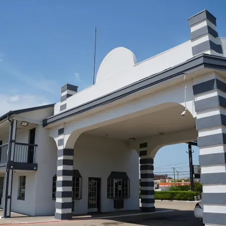 Sherman Inn