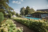Guesthouse de Witte Merel Deluxe - Kolam Renang