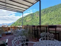 Royal Palace Hostal Hotels in Panajachel