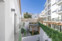 Roots Apartments