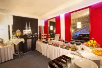 Ina Hotel Royal