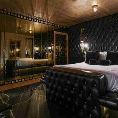 Crazy Bear Beaconsfield Rooms