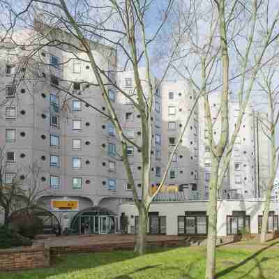 Hotelf1 Cergy Hotel Exterior