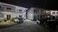 La Maison Hibiscus Self Catering Accommodation - ที่มีที่จอดรถ