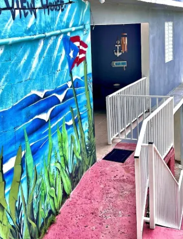 Beautiful, spacious house 9 minute drive to beach with electric generator