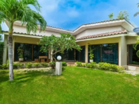 パンガン ビーチ リゾート ワット カオ タム プラ周辺のホテル