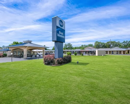 Best Western Catalina Inn Hotels in Northport