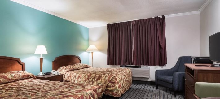 Rodeway Inn Hotels in De Witt