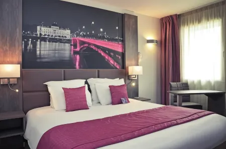 Hôtel Mercure Lyon Est Chaponnay Отели в г. Сен-Симфорьен-д'Озон