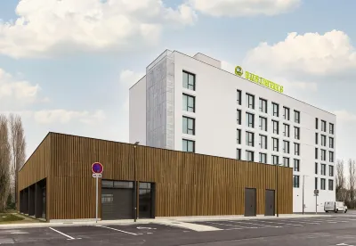 B&B HOTEL Cergy Saint-Christophe Gare Hotels near Centre d'Accueil Universel - Cergy Préfecture