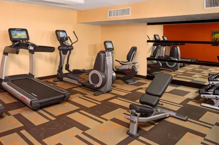 Courtyard Baltimore Downtown/Inner Harbor Отели рядом с достопримечательностью «Библиотека Джордж Пибоди»