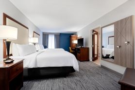 Holiday Inn Express & Suites Cincinnati Riverfront