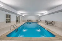 Holiday Inn Express & Suites Shawnee-Kansas City West