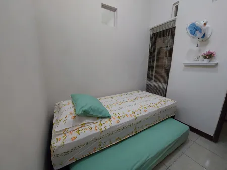 AprillDilla Home Отели в г. Sidomukti