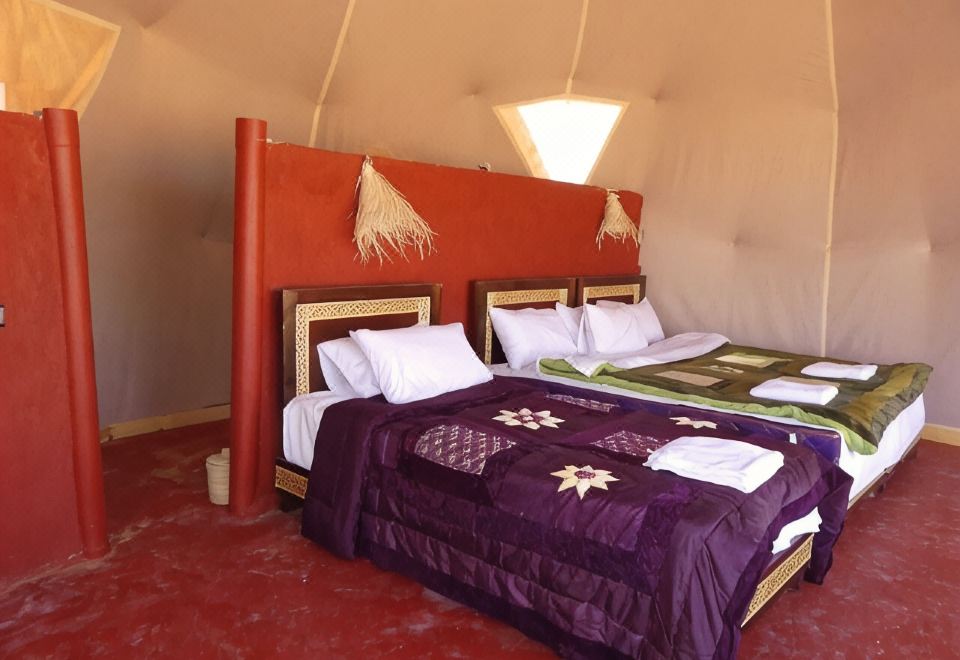 Sahara Tours luxury camp - Housity