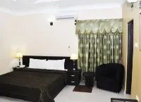 Auris Court - 2 Bedroom Apartment Hotels in 