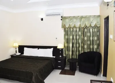 Auris Court - Economy Hotels in 