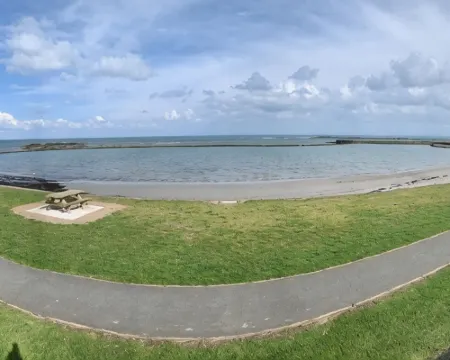 Lagoon View Cottage, just a step from the sea. Hotels in Newtownards