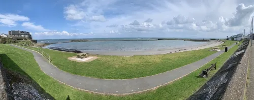 Lagoon View Cottage, just a step from the sea. Hotels in Newtownards