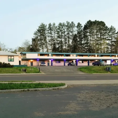 Love Hotels Timberline by OYO Lake Superior