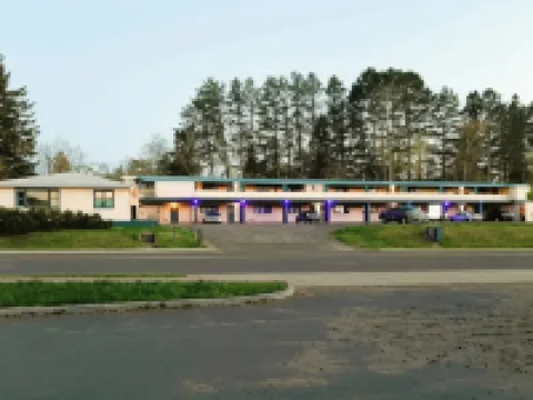 Love Hotels Timberline by OYO Lake Superior