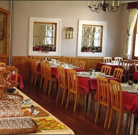 Hotel-Restaurant Moser Pöchlarn Отели в г. Ибс-на-Дунае