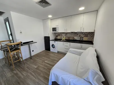 SM Apartments Station Hotels near ZUK Tattoo Piercing Lleida