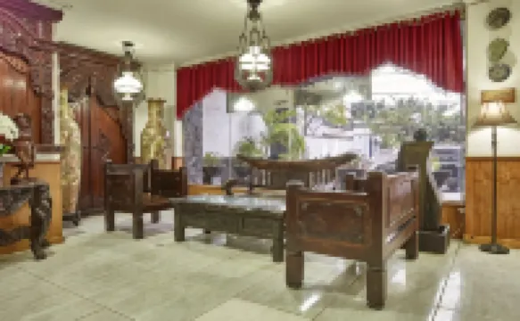 Hotel New Idola