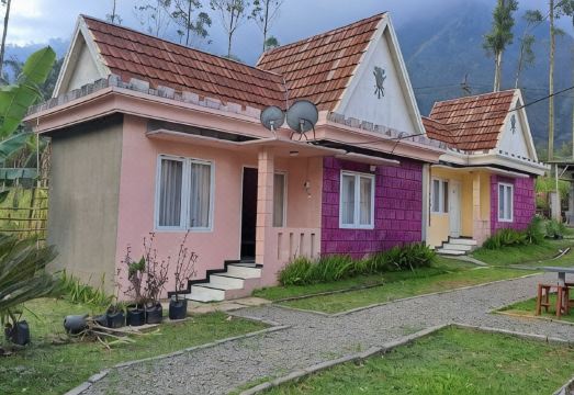 이스타나 브로모 리조트 & 레스토