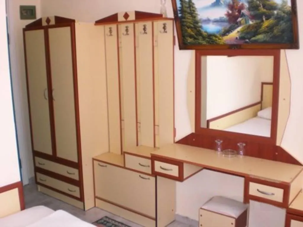 ريد روز هوتل الغرف Photos